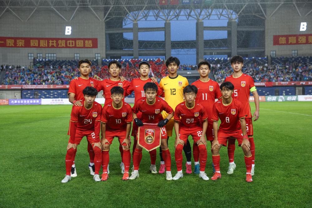 哈萨克斯坦足球超级联赛：13座城市的14支球队